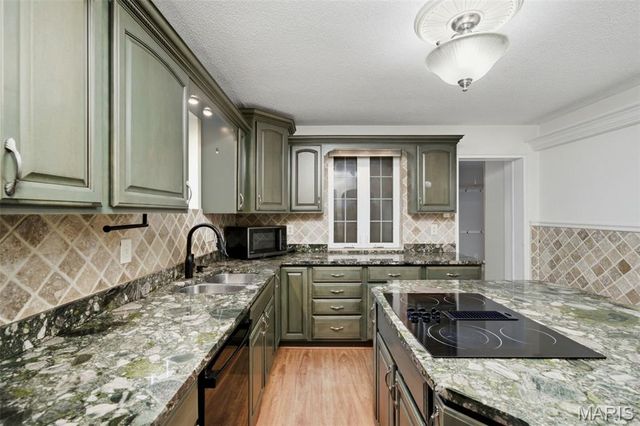 1800 Patterson Road, Florissant, MO 63031