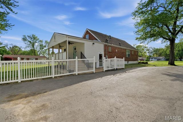 1800 Patterson Road, Florissant, MO 63031