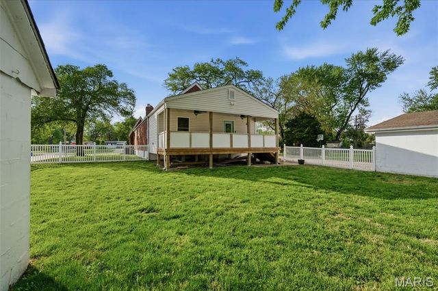 1800 Patterson Road, Florissant, MO 63031