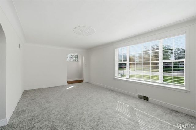 1800 Patterson Road, Florissant, MO 63031