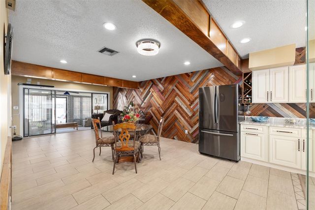 11001 SE SUNSET HARBOR ROAD D18, Summerfield, FL 34491