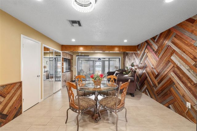 11001 SE SUNSET HARBOR ROAD D18, Summerfield, FL 34491