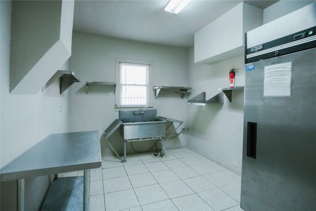 3121 Forest Avenue, Fort Worth, TX 76112