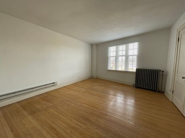 28w579 Stafford Place 1, Warrenville, IL 60555