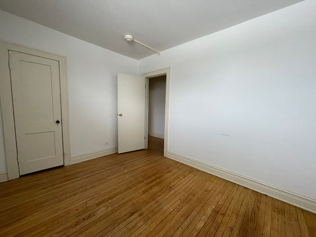 28w579 Stafford Place 1, Warrenville, IL 60555