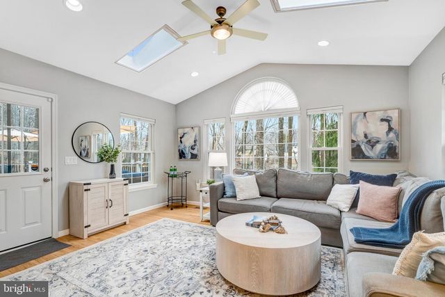 5105 COLERIDGE DR, Fairfax, VA 22032