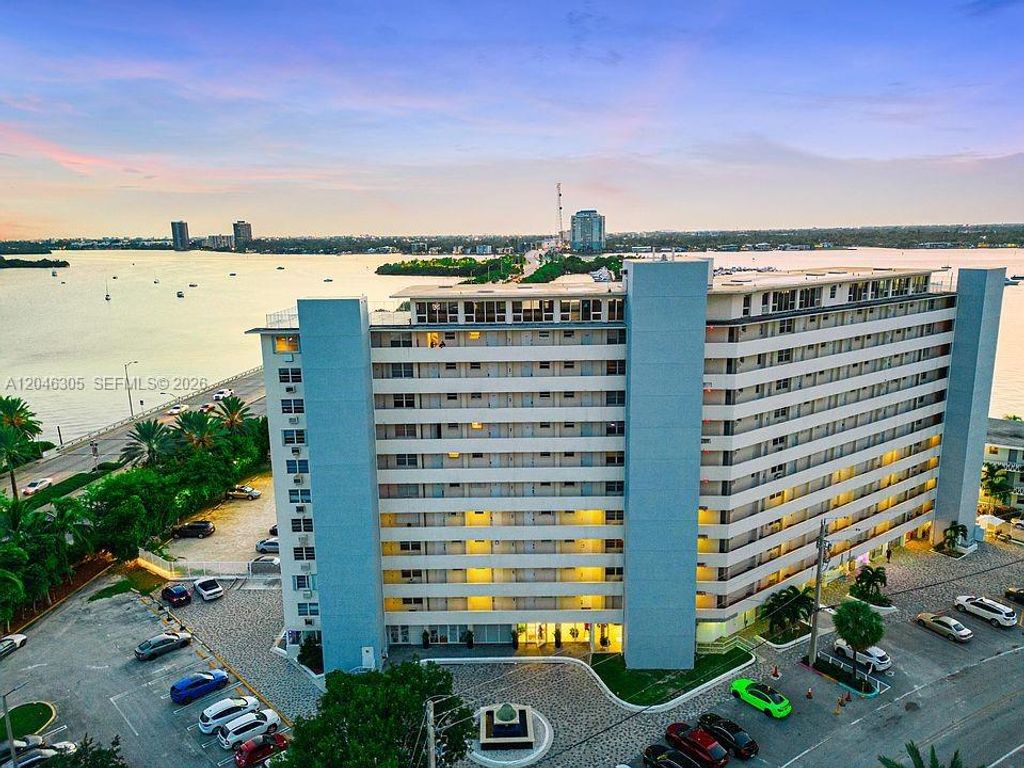 7904 West Dr 214, North Bay Village, FL 33141