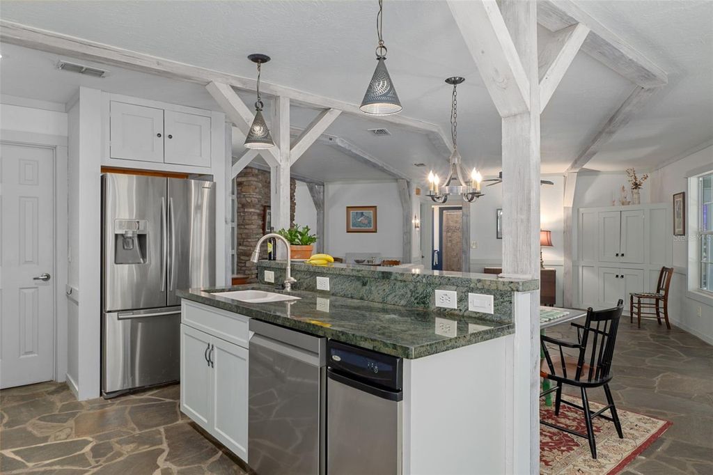 Image 15 of property listing at 4210 W HORSESHOE DRIVE, Beverly Hills, FL 34465