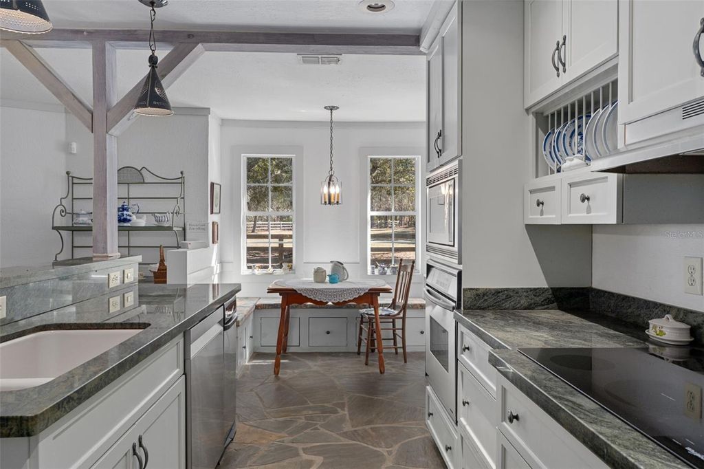 Image 16 of property listing at 4210 W HORSESHOE DRIVE, Beverly Hills, FL 34465