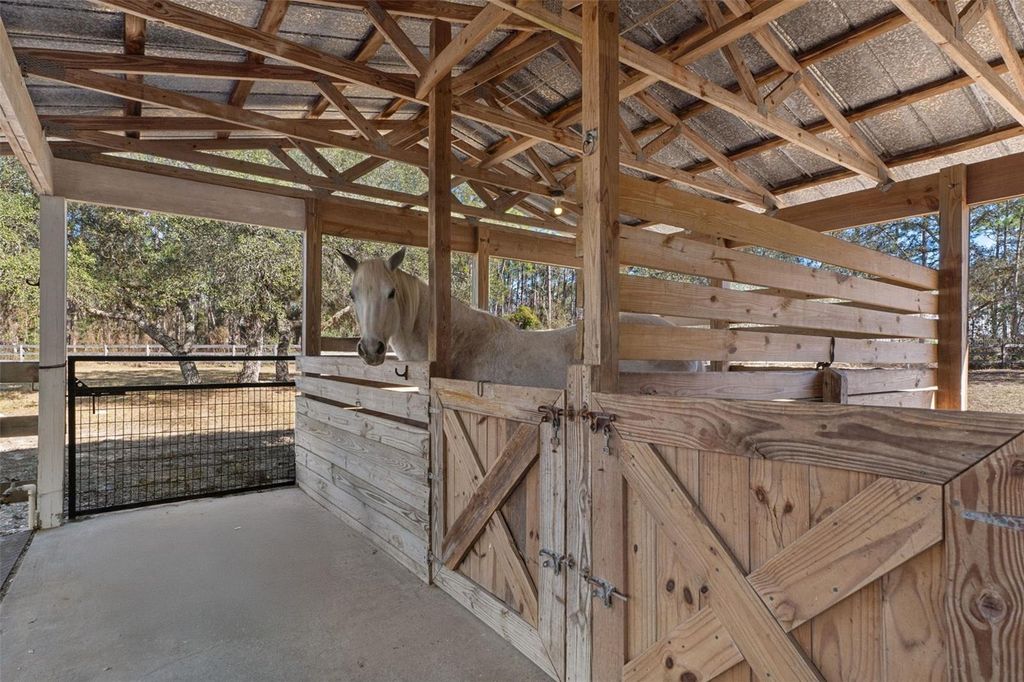 Image 49 of property listing at 4210 W HORSESHOE DRIVE, Beverly Hills, FL 34465