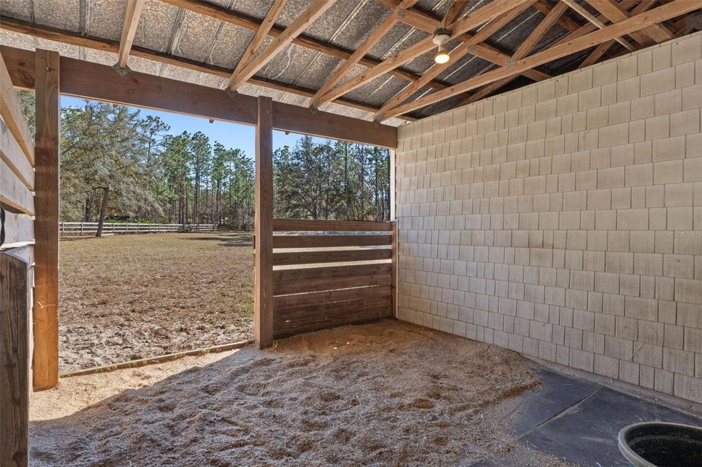 Image 50 of property listing at 4210 W HORSESHOE DRIVE, Beverly Hills, FL 34465