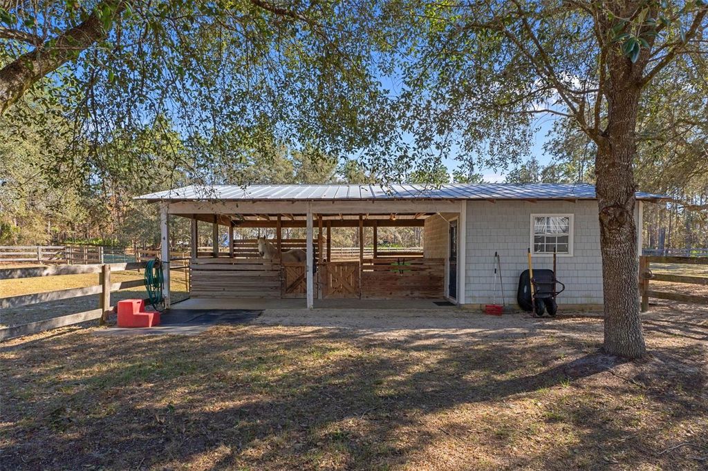 Image 54 of property listing at 4210 W HORSESHOE DRIVE, Beverly Hills, FL 34465