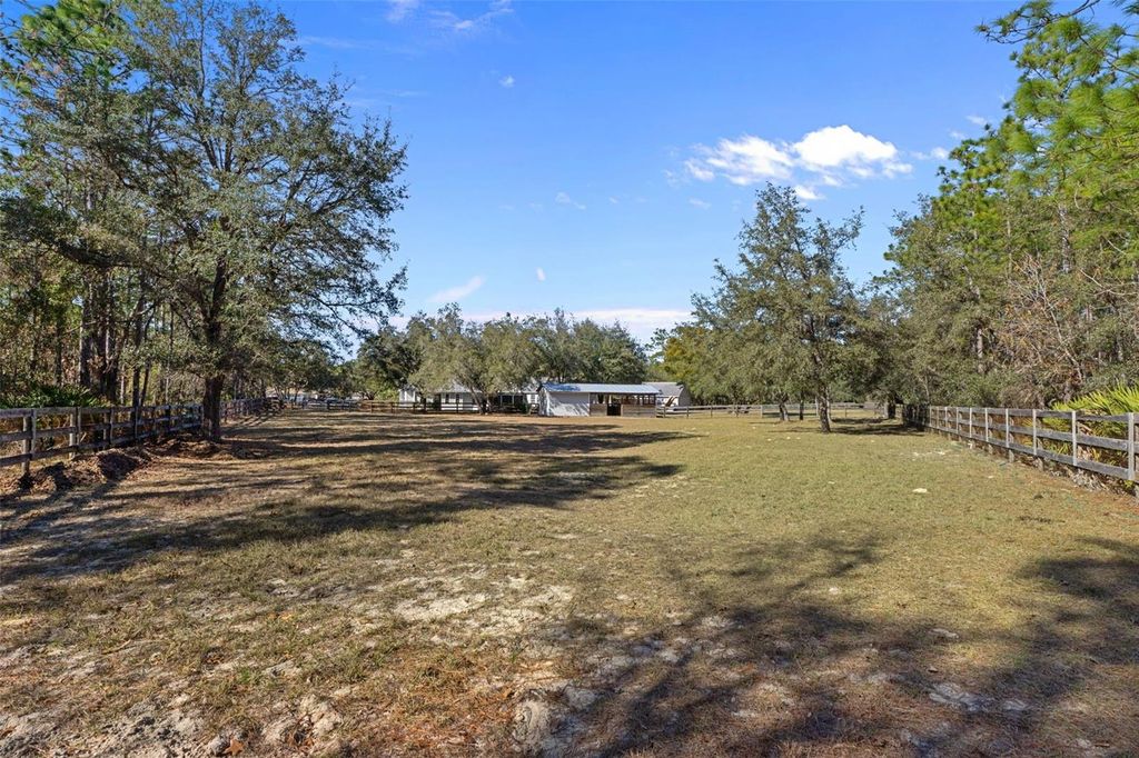 Image 56 of property listing at 4210 W HORSESHOE DRIVE, Beverly Hills, FL 34465