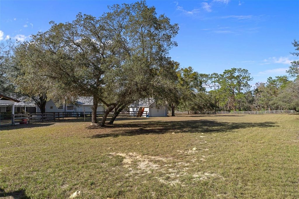 Image 58 of property listing at 4210 W HORSESHOE DRIVE, Beverly Hills, FL 34465