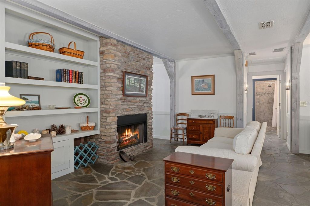 Image 10 of property listing at 4210 W HORSESHOE DRIVE, Beverly Hills, FL 34465