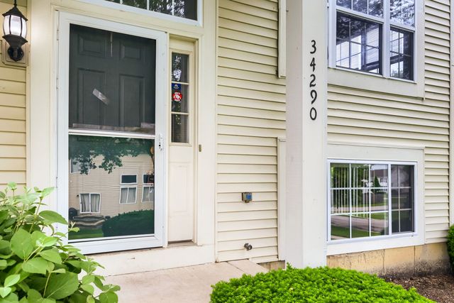 34290 N Barberry Road, Round Lake Beach, IL 60073