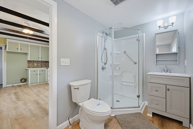 18 Plain St, Natick, MA 01760