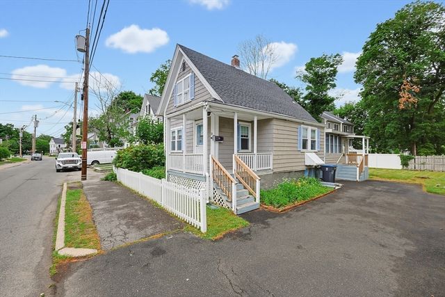 18 Plain St, Natick, MA 01760