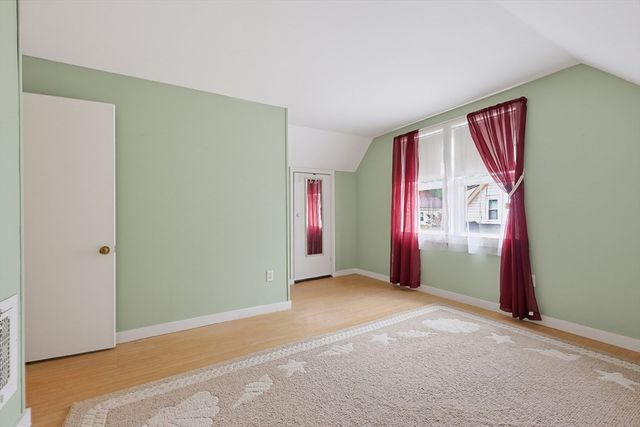 18 Plain St, Natick, MA 01760