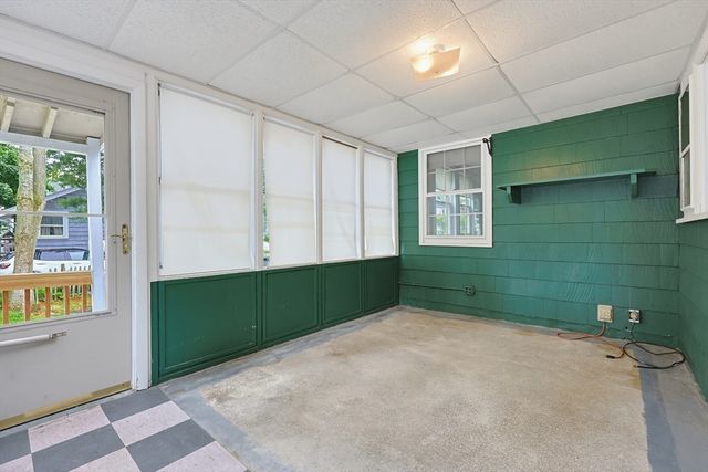 18 Plain St, Natick, MA 01760