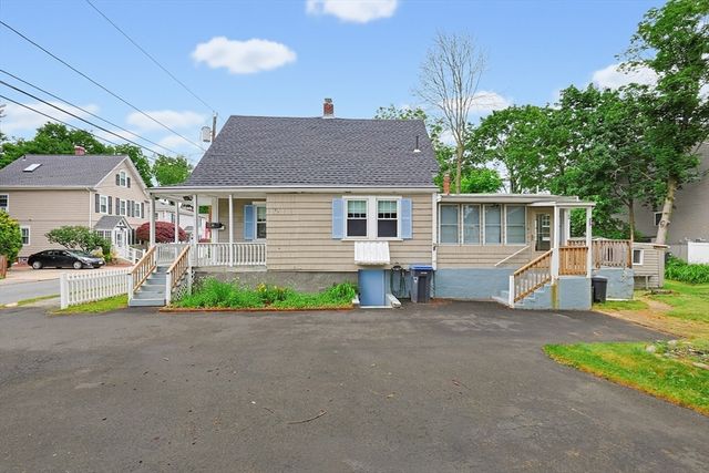 18 Plain St, Natick, MA 01760