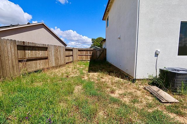 2216 Rick Dr, Marysville, CA 95901