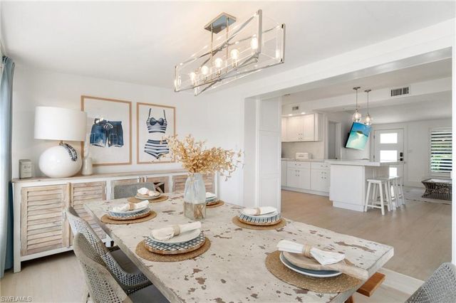 2180 Harbor LN, Naples, FL 34104