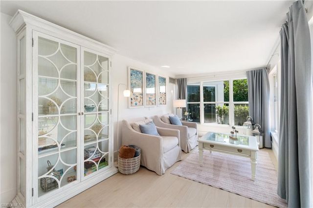 2180 Harbor LN, Naples, FL 34104