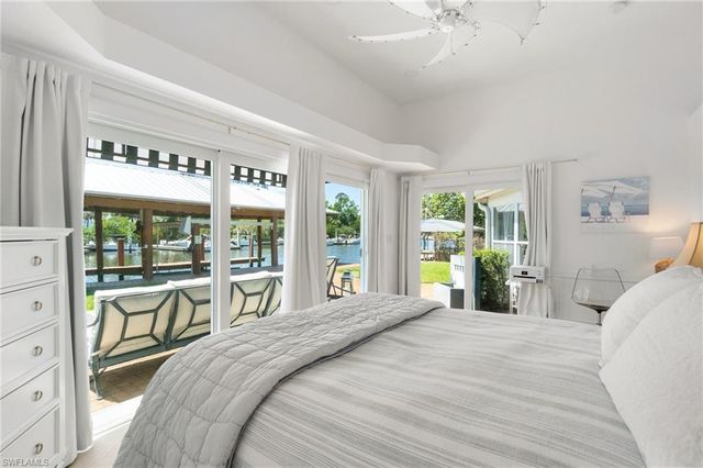 2180 Harbor LN, Naples, FL 34104