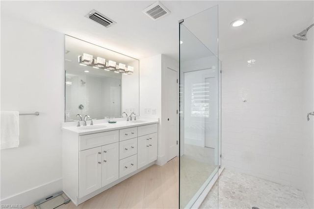 2180 Harbor LN, Naples, FL 34104
