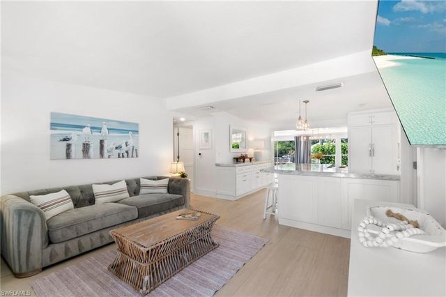 2180 Harbor LN, Naples, FL 34104