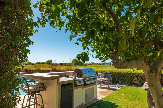 278 Loch Lomond Road, Rancho Mirage, CA 92270