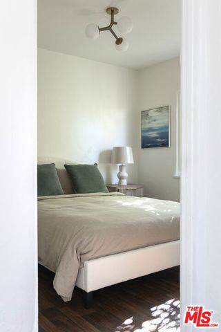 7853 Brighton Avenue, Los Angeles, CA 90047