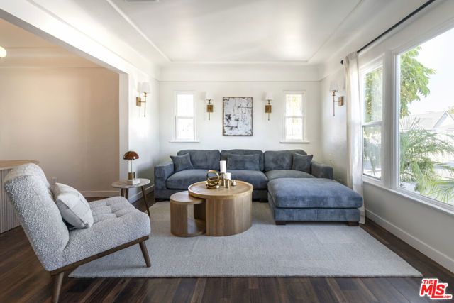 7853 Brighton Avenue, Los Angeles, CA 90047