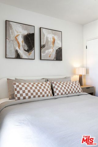 7853 Brighton Avenue, Los Angeles, CA 90047