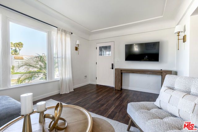 7853 Brighton Avenue, Los Angeles, CA 90047