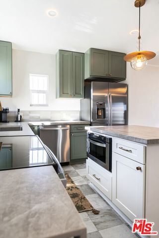 7853 Brighton Avenue, Los Angeles, CA 90047