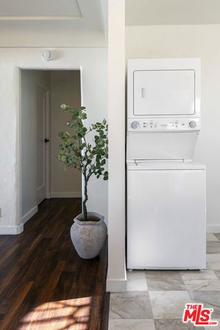 7853 Brighton Avenue, Los Angeles, CA 90047