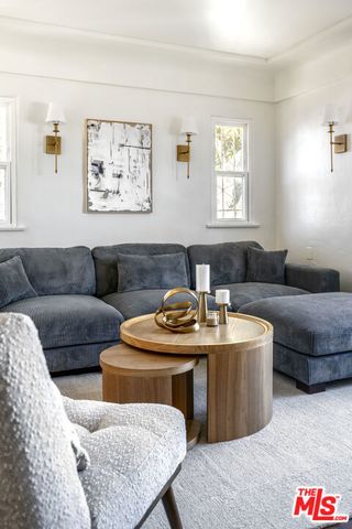 7853 Brighton Avenue, Los Angeles, CA 90047