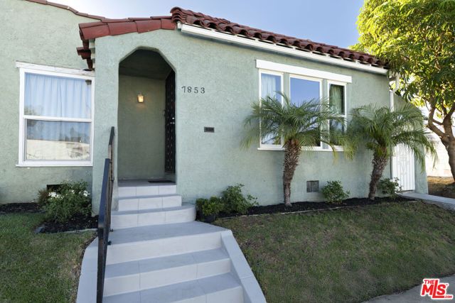 7853 Brighton Avenue, Los Angeles, CA 90047