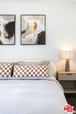 7853 Brighton Avenue, Los Angeles, CA 90047