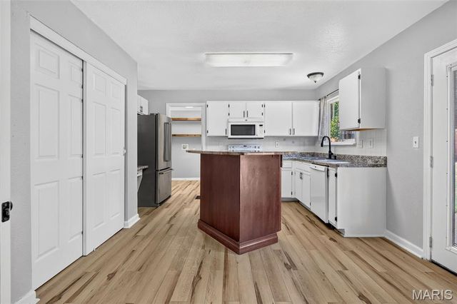 129 Royallbrook Lane, O'fallon, MO 63368
