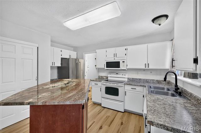129 Royallbrook Lane, O'fallon, MO 63368