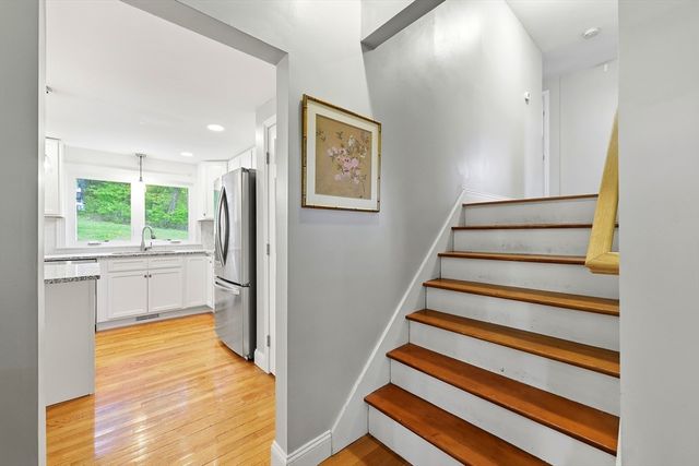 1185 Bay Road, Amherst, MA 01002