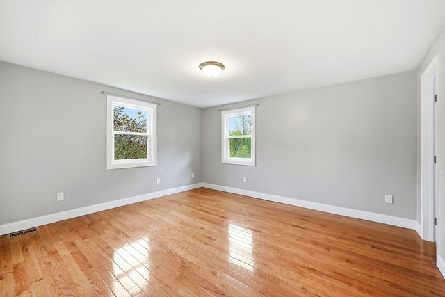 1185 Bay Road, Amherst, MA 01002