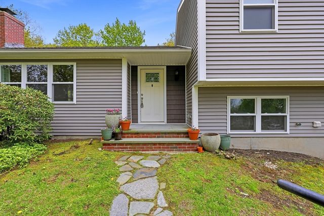 1185 Bay Road, Amherst, MA 01002