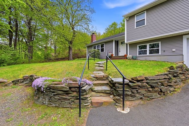 1185 Bay Road, Amherst, MA 01002