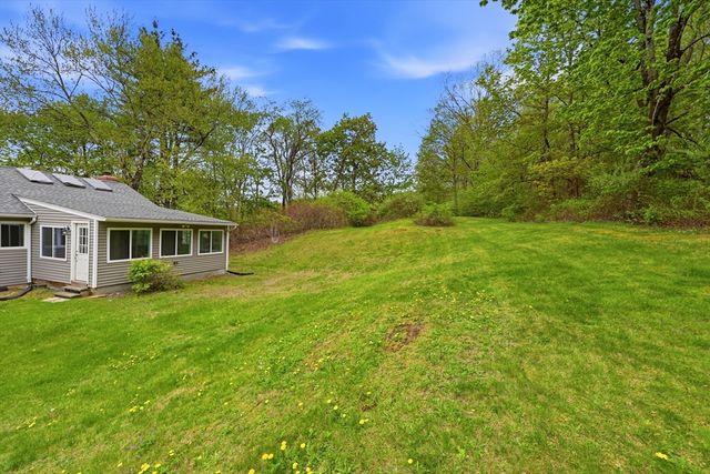1185 Bay Road, Amherst, MA 01002
