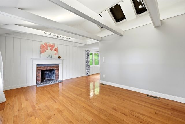 1185 Bay Road, Amherst, MA 01002
