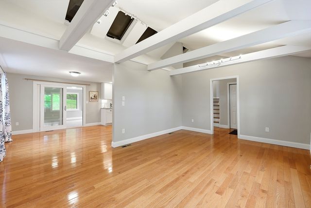 1185 Bay Road, Amherst, MA 01002